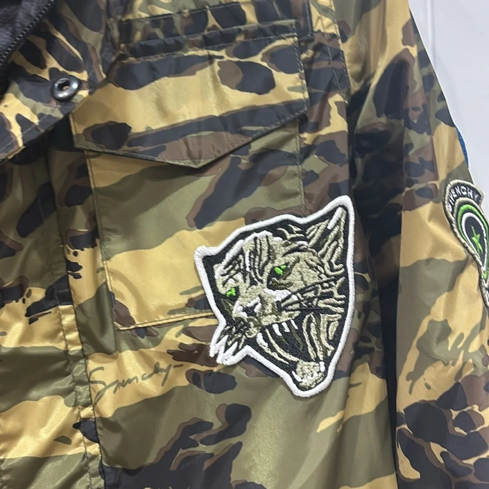 Boys Givenchy Black reversible jacket - Picture 3 of 5